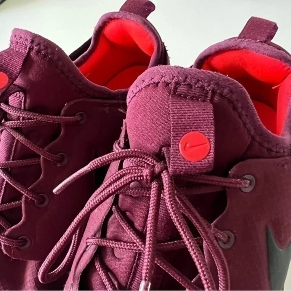 Nike Roshe Burgundy with Neon Lining‎ Shoes